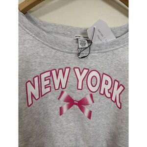 Better Together Cozy New York Graphic‎ Cropped Sweatshirt Pink Ribbon Oversized